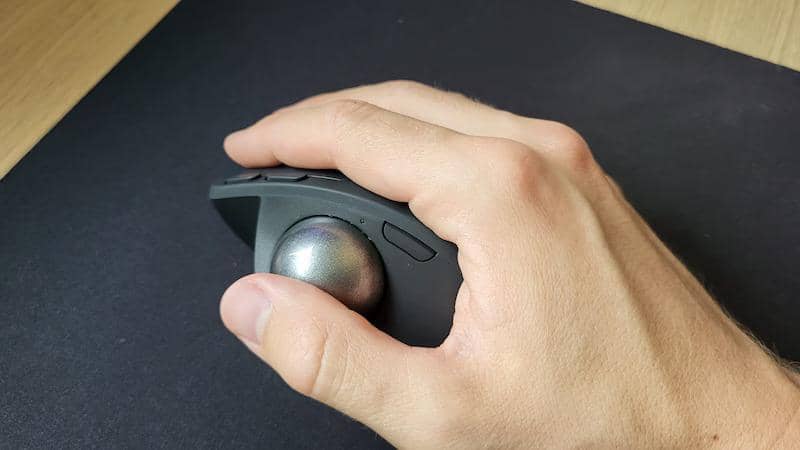 ilustrasi trackball mouse