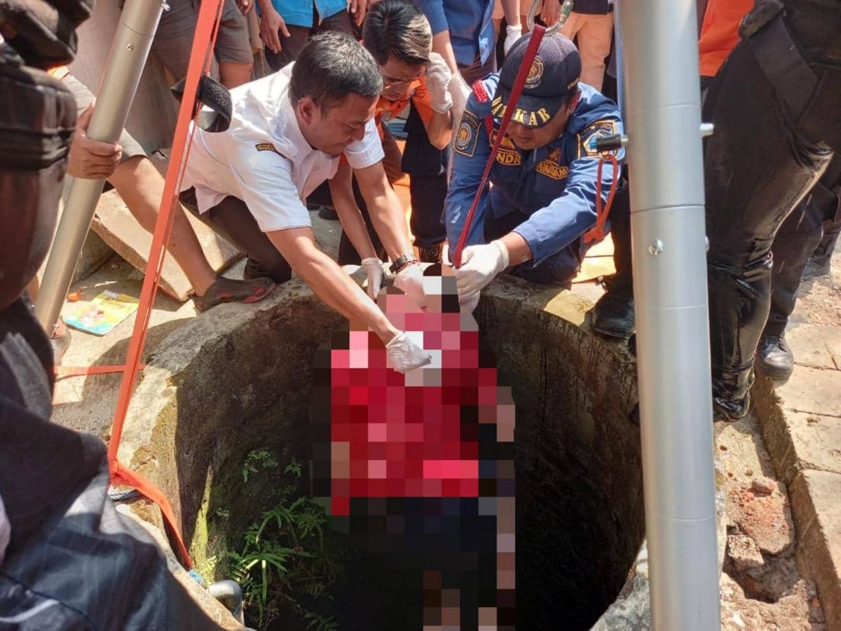 Kakek 98 Tahun Tewas di Dasar Sumur 15 Meter di Gresik