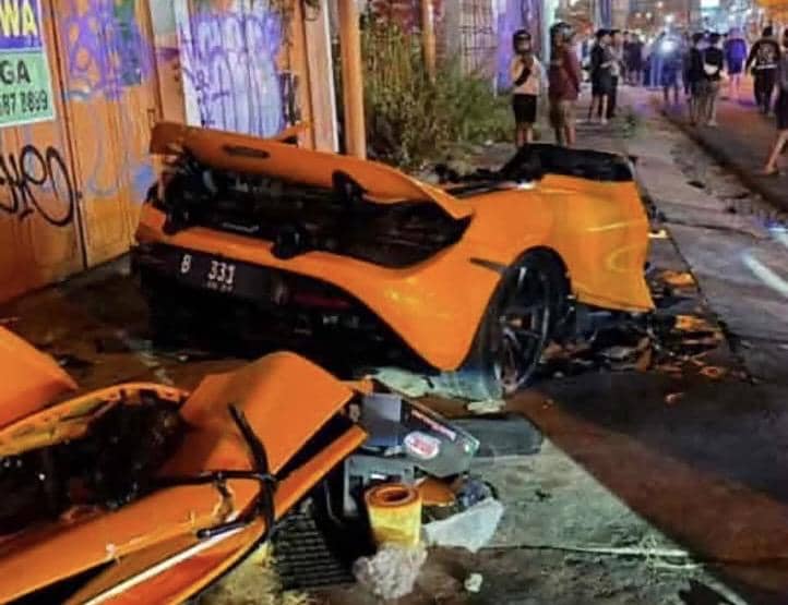 Kronologi Mclaren Rp7 M Milik Youtuber Solo Tabrak Tiang di Sukoharjo