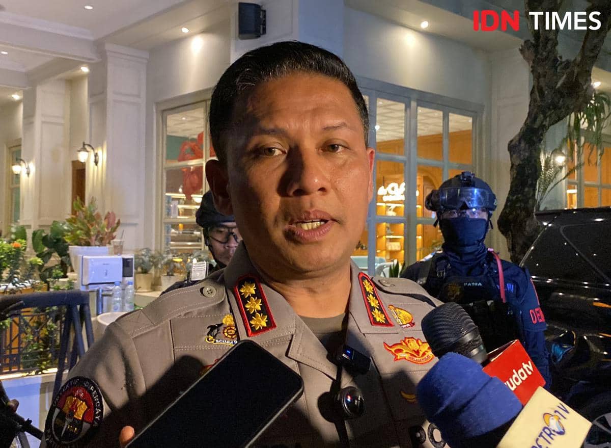 Polri Temukan Tumpukan Dolar Amerika dan Singapura saat Geledah Kafe de'Clan