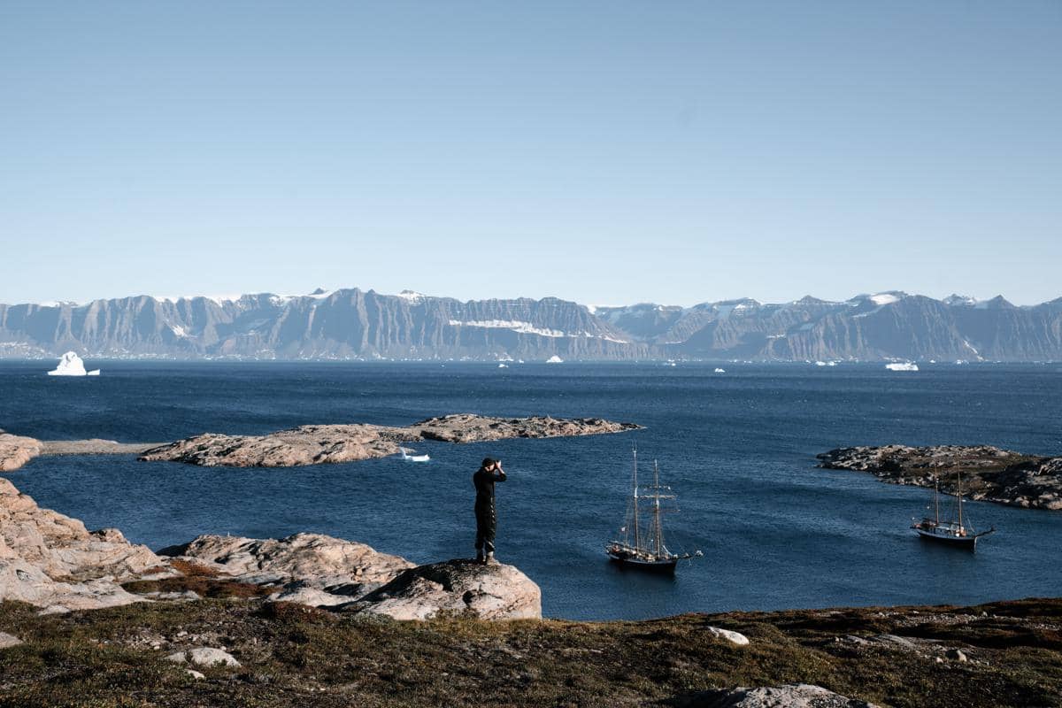 ilustrasi berburu paus di teluk Disko Greenland