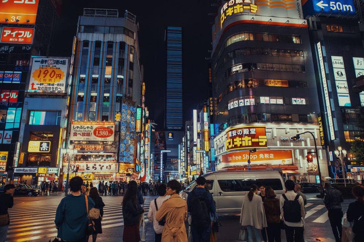 ilustrasi suasana tokyo