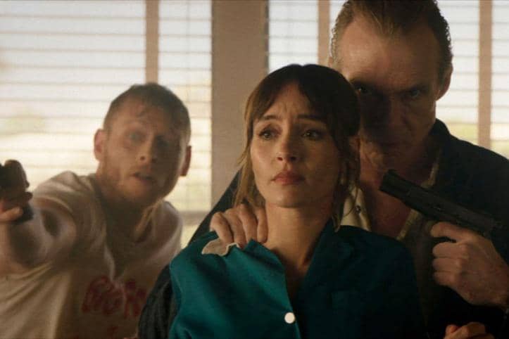 adegan dalam film The Last Stop in Yuma County