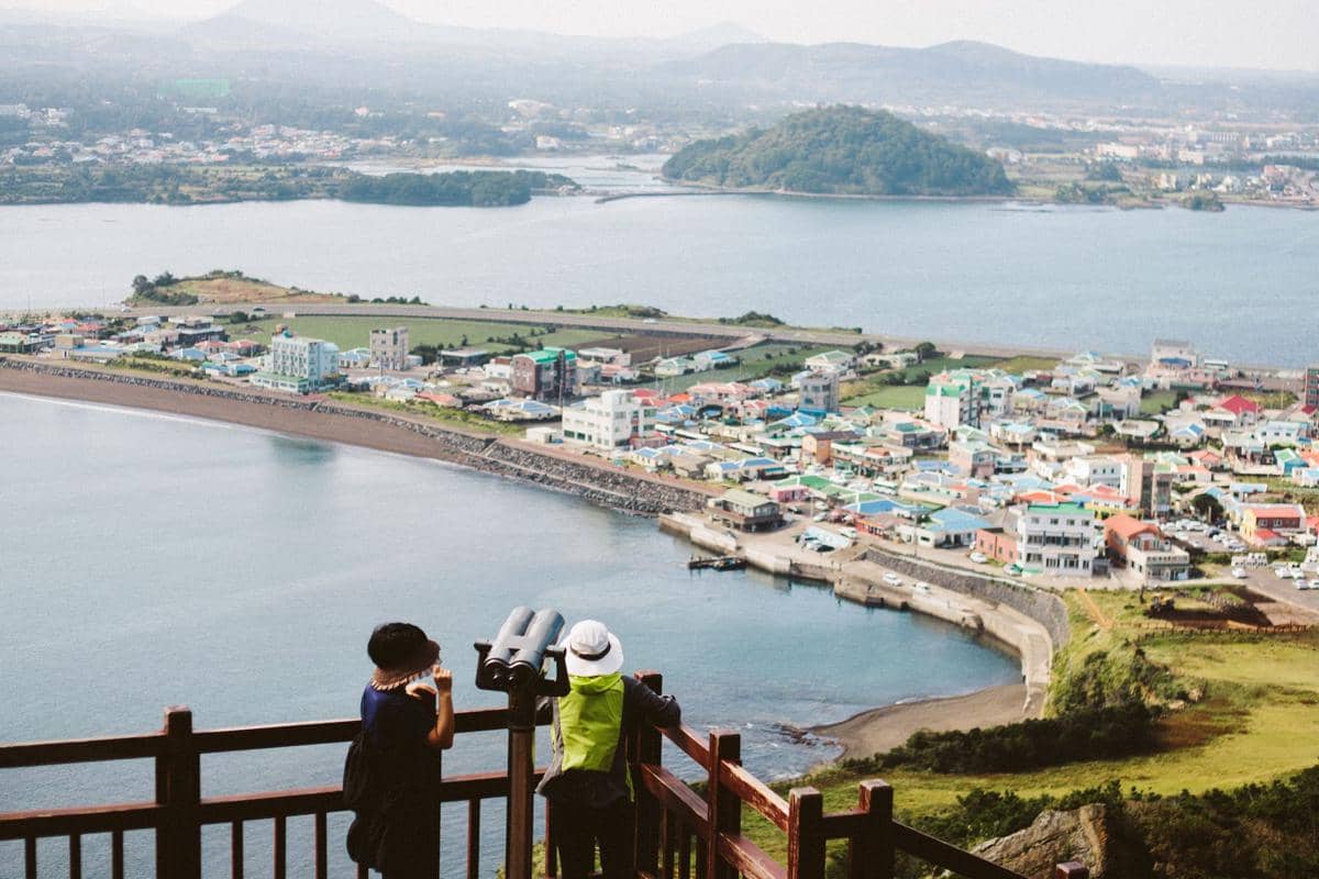 5 Wisata Laut Paling Cantik di Pulau Jeju yang Bikin Takjub