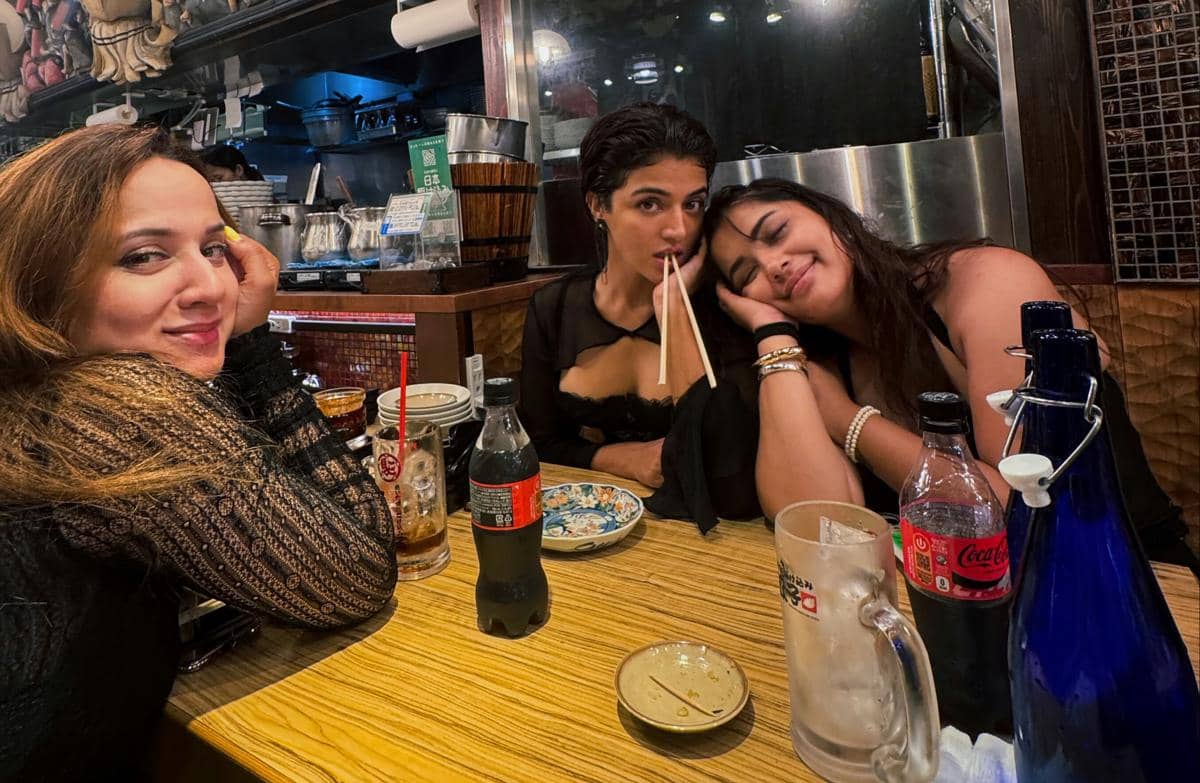 9 Momen Wamiqa Gabbi Liburan di Jepang Bareng Keluarga