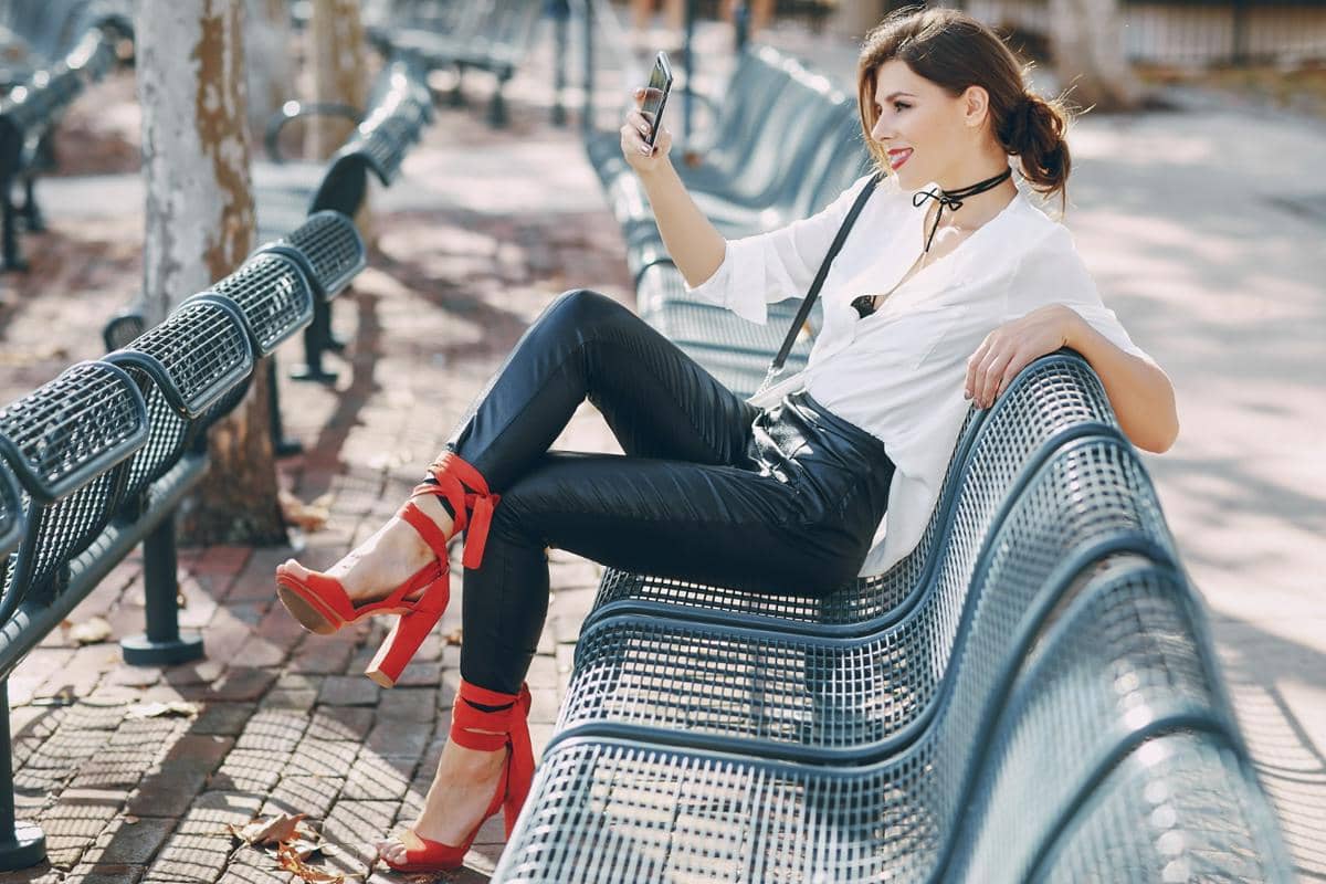 OOTD sepatu merah