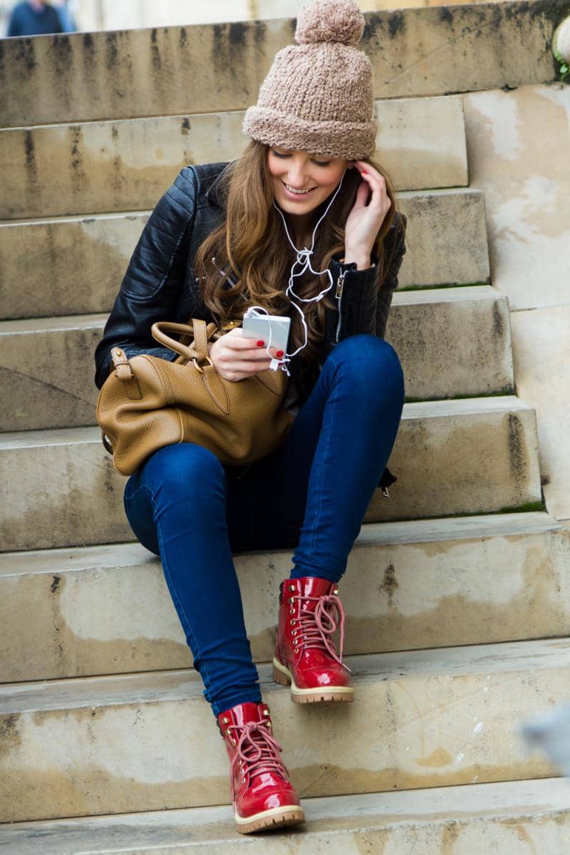 OOTD sepatu merah