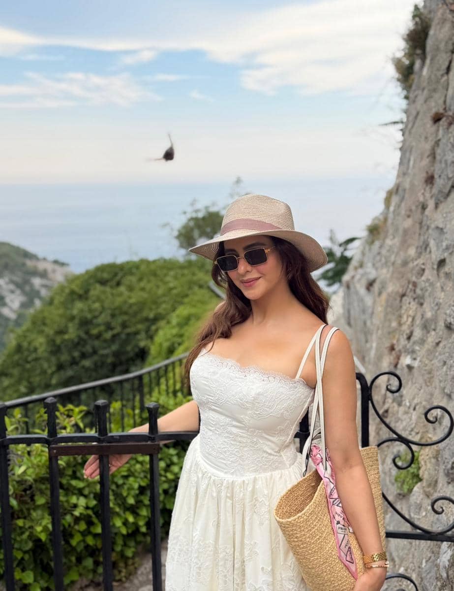 Aamna Sharif