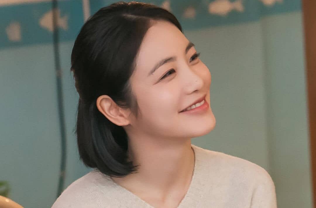 Shin Ye Eun di drama Doctor on the Edge