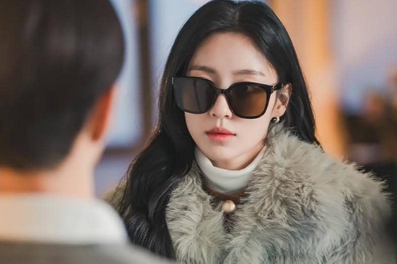 still cuts drama Love In Sync