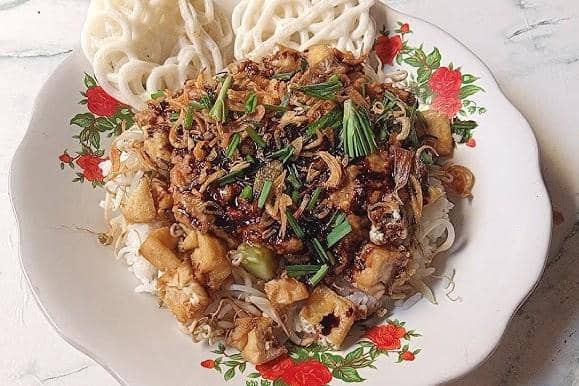 Resep Nasi Lengko Khas Pantura yang Harumnya Menggoda