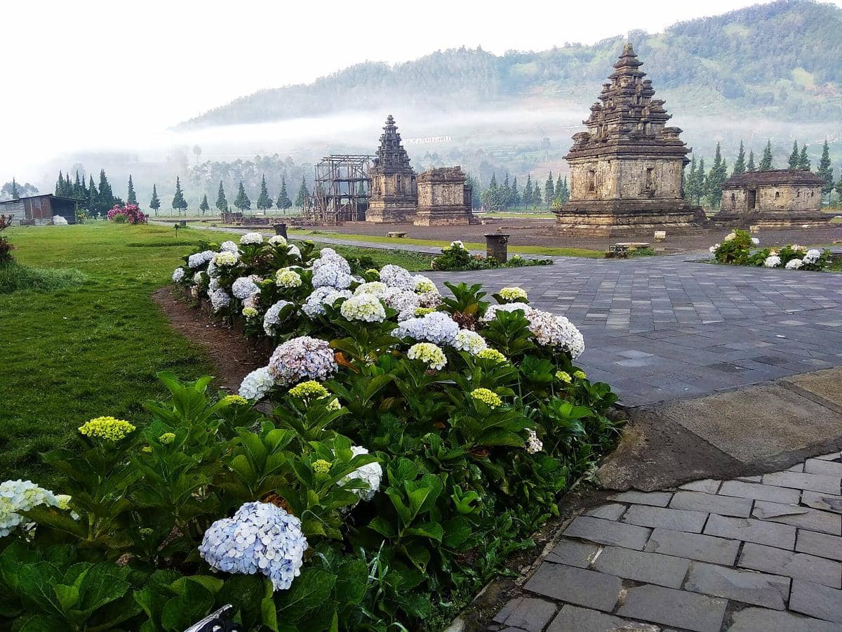 7 Wisata Pegunungan yang Makin Memesona saat Musim Bediding