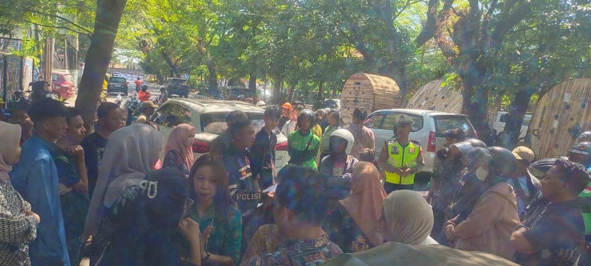 Kecelakaan melibatkan tiga unit mobil di Jalan Letjen Hertasning Makassar, pada Rabu (8/7/2026). (Dok. Polrestabes Makassar))