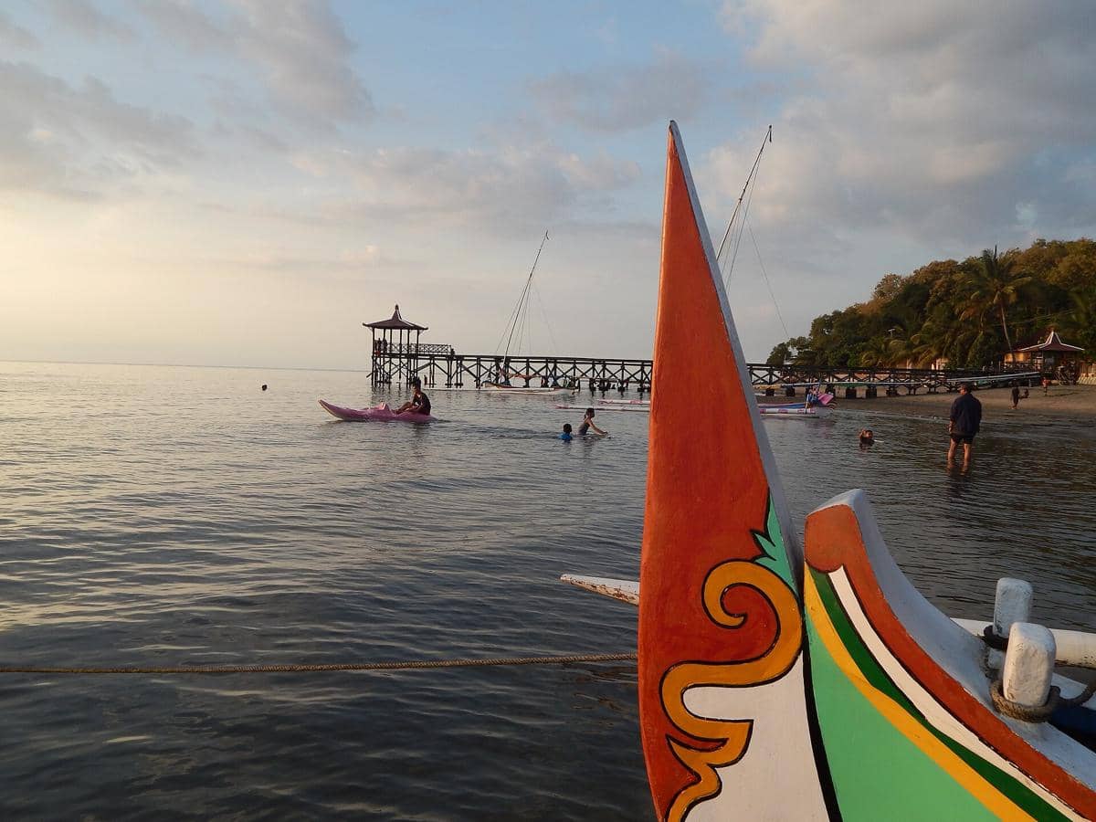 Potret Pantai Pasir Putih Situbondo, Jawa Timur (