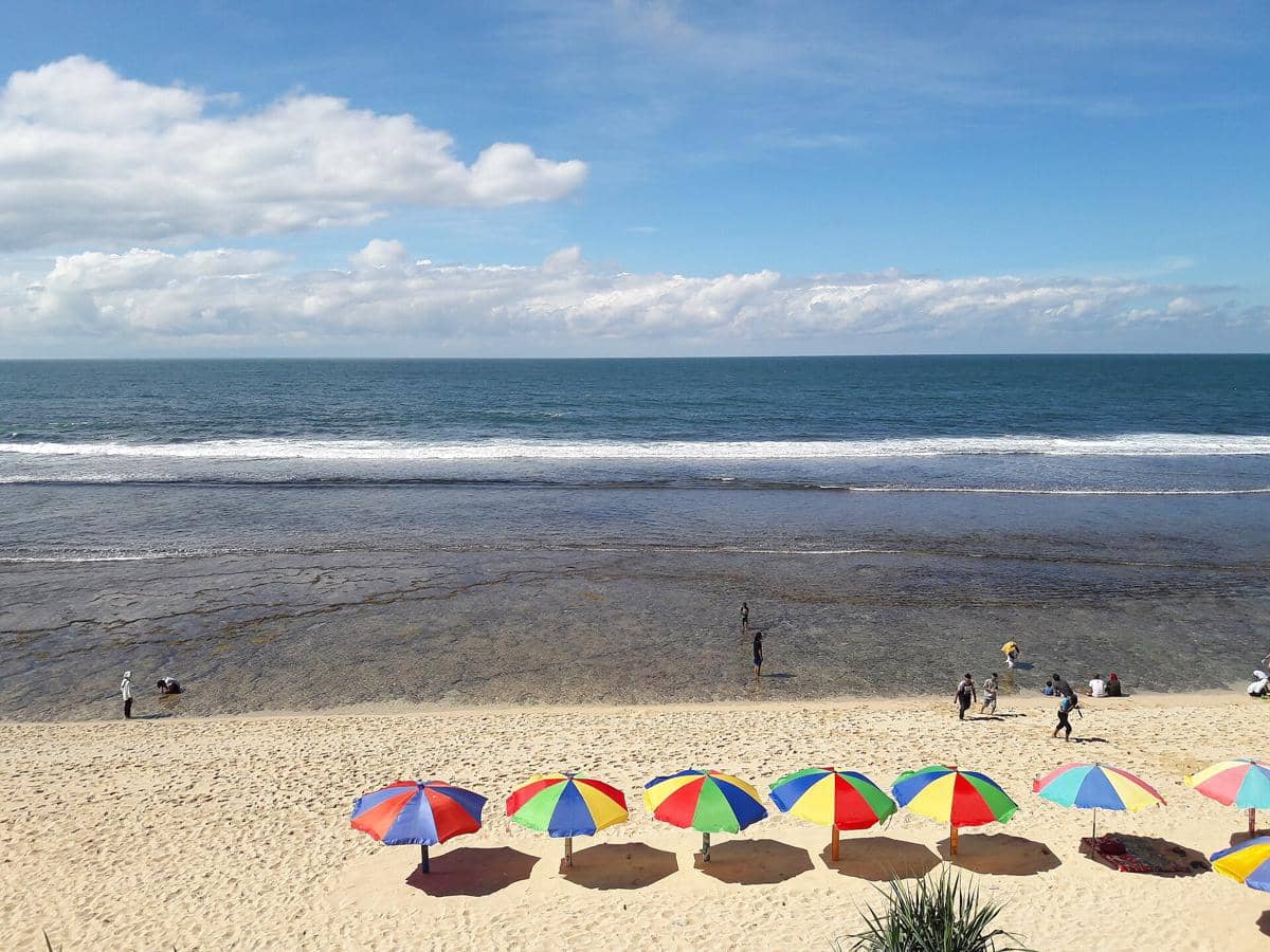 Liburan Musim Kemarau di 7 Pantai Cantik Ini, Budget di Bawah Rp500 Ribu!