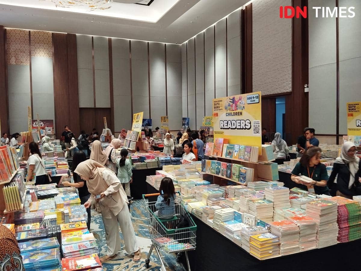 Pameran Big Bad Wolf (BBW) 2026 di Semarang. (IDN Times/Dhana Kencana)