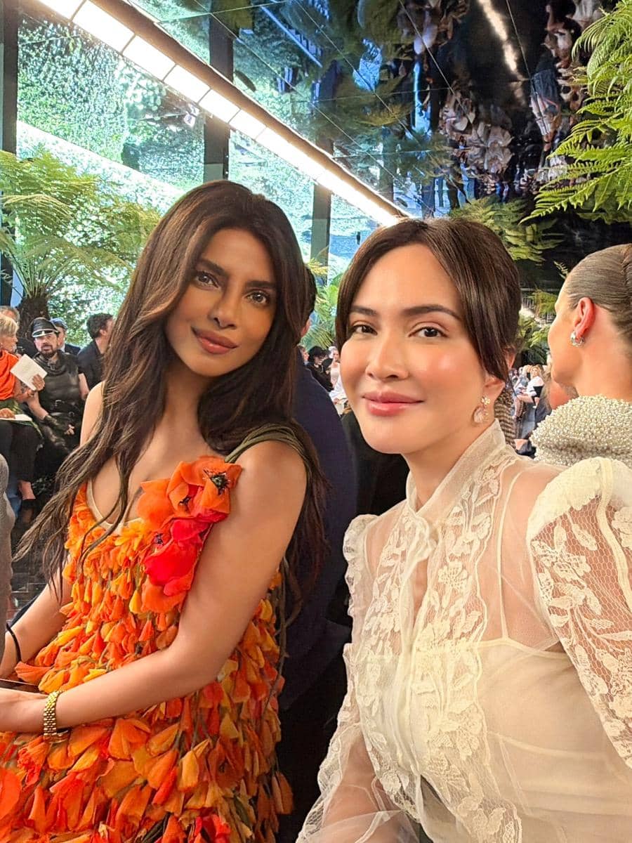 Shandy Aulia dan seleb dunia di Paris