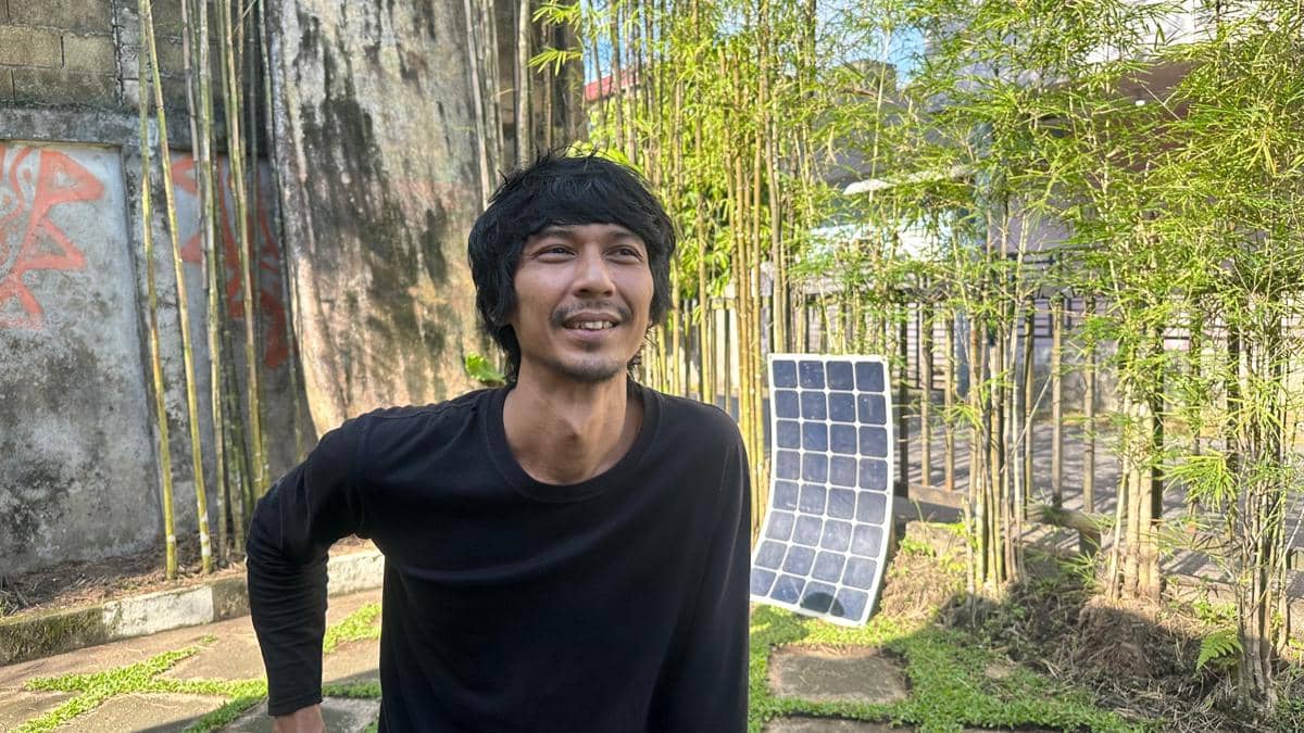 Rumah Tetap Menyala di Tengah Blackout, Pria Ini Pakai 7 Panel Surya