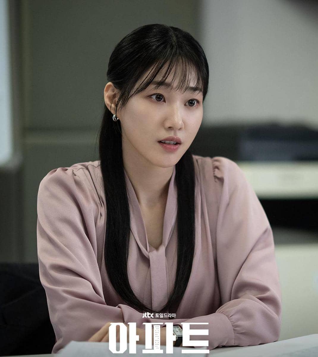 Still Cut Ha Yoon Kyung di The Apartment Job