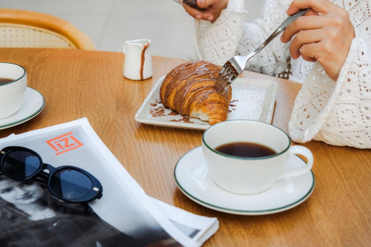 ilustrasi pastry coffe shop