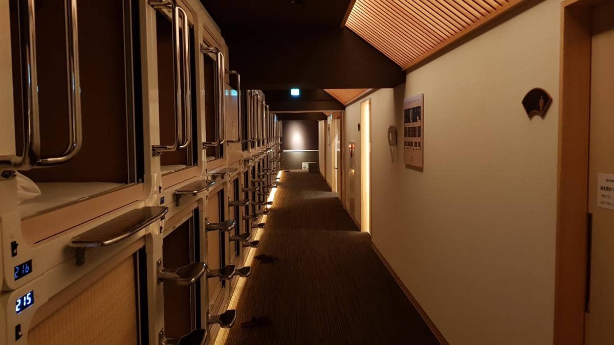 ilustrasi hotel kapsul 