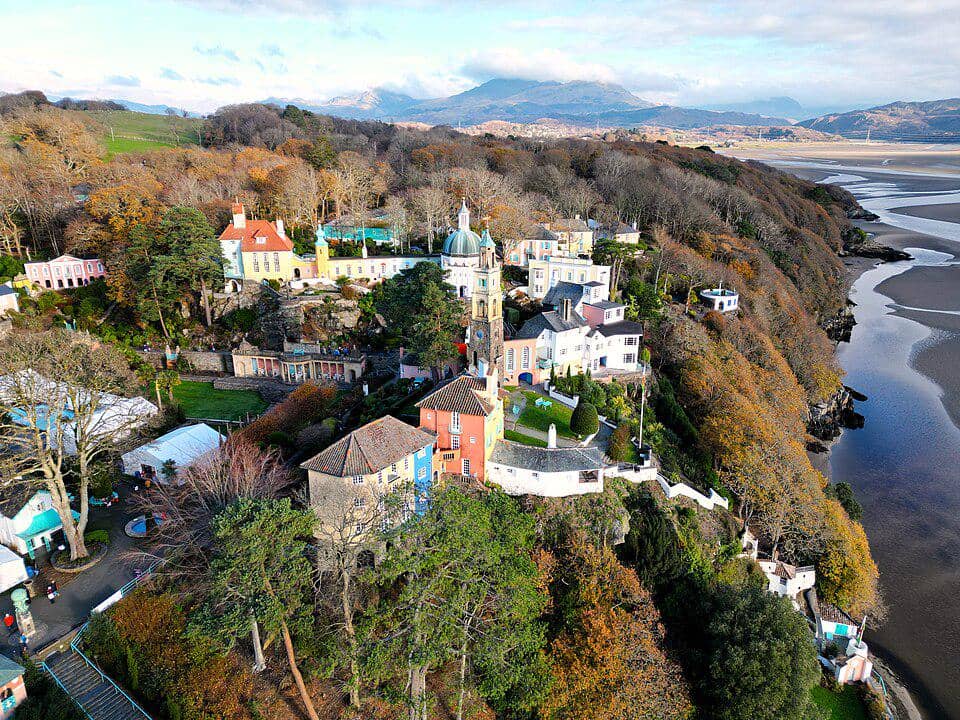 Desa Portmeirion di Wales