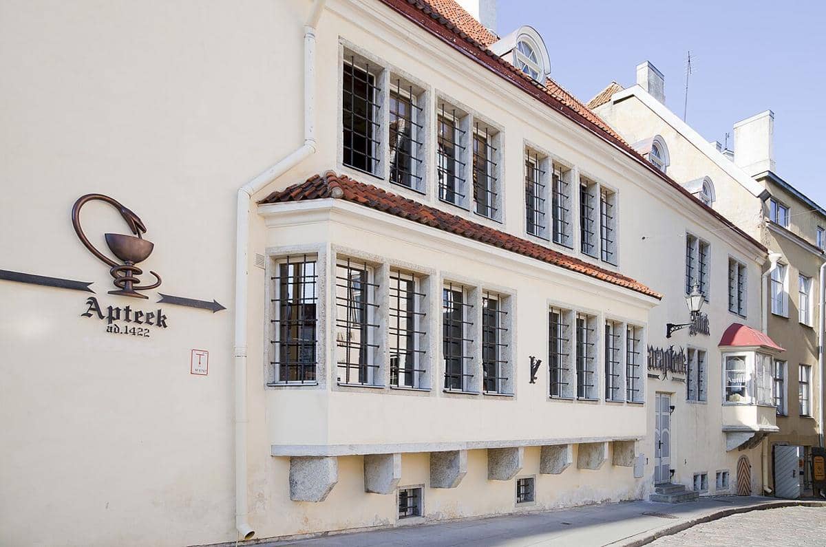 Raeapteek (Apotek Balai Kota) di Tallinn, Estonia.