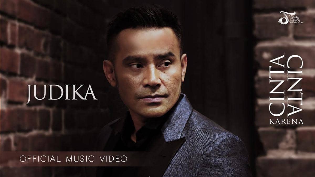 cuplikan video klip "Cinta Karena Cinta"