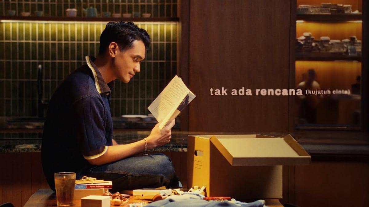 cuplikan video klip "Tak Ada Rencana (Kujatuh Cinta)"