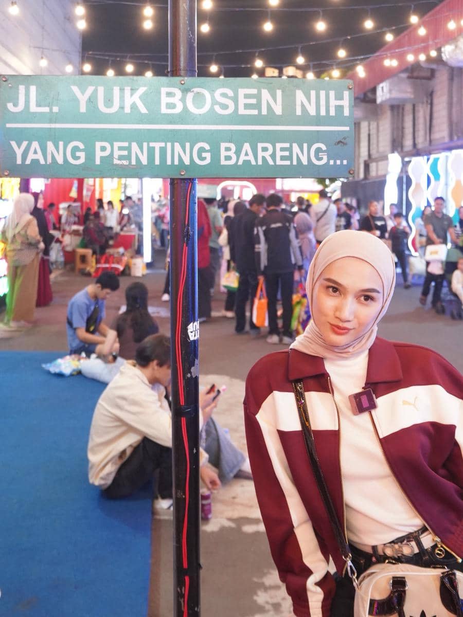 Melody Laksani borong berbagai snack di PRJ