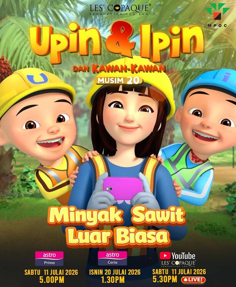 Karakter animasi Upin, Ipin, dan Hideko mengenakan helm keselamatan dengan latar hutan sawit dalam promosi musim ke-20 berjudul Minyak Sawit Luar Biasa.