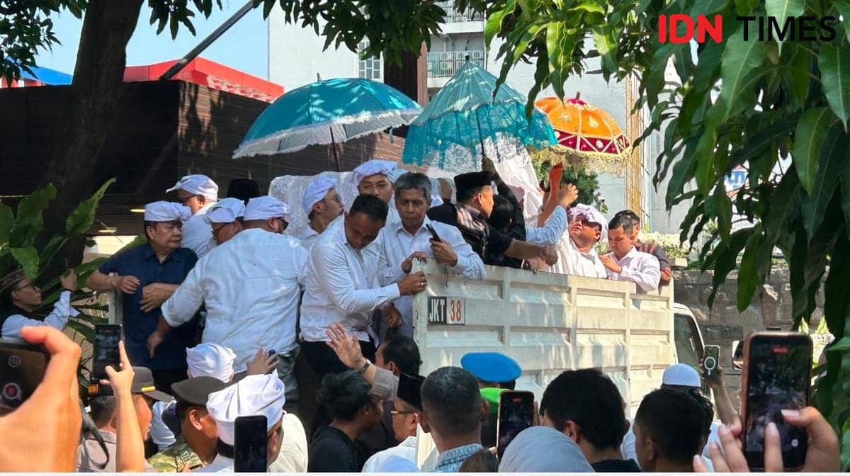 Gunakan Adat Gorontalo, Keranda Jenazah Rachmat Gobel Dibawa Pakai Truk