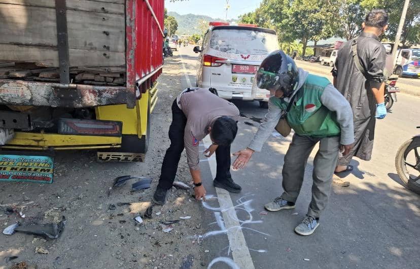 Ngebut di Jalur Lingkar Selatan, Pemotor Tewas Tabrak Truk