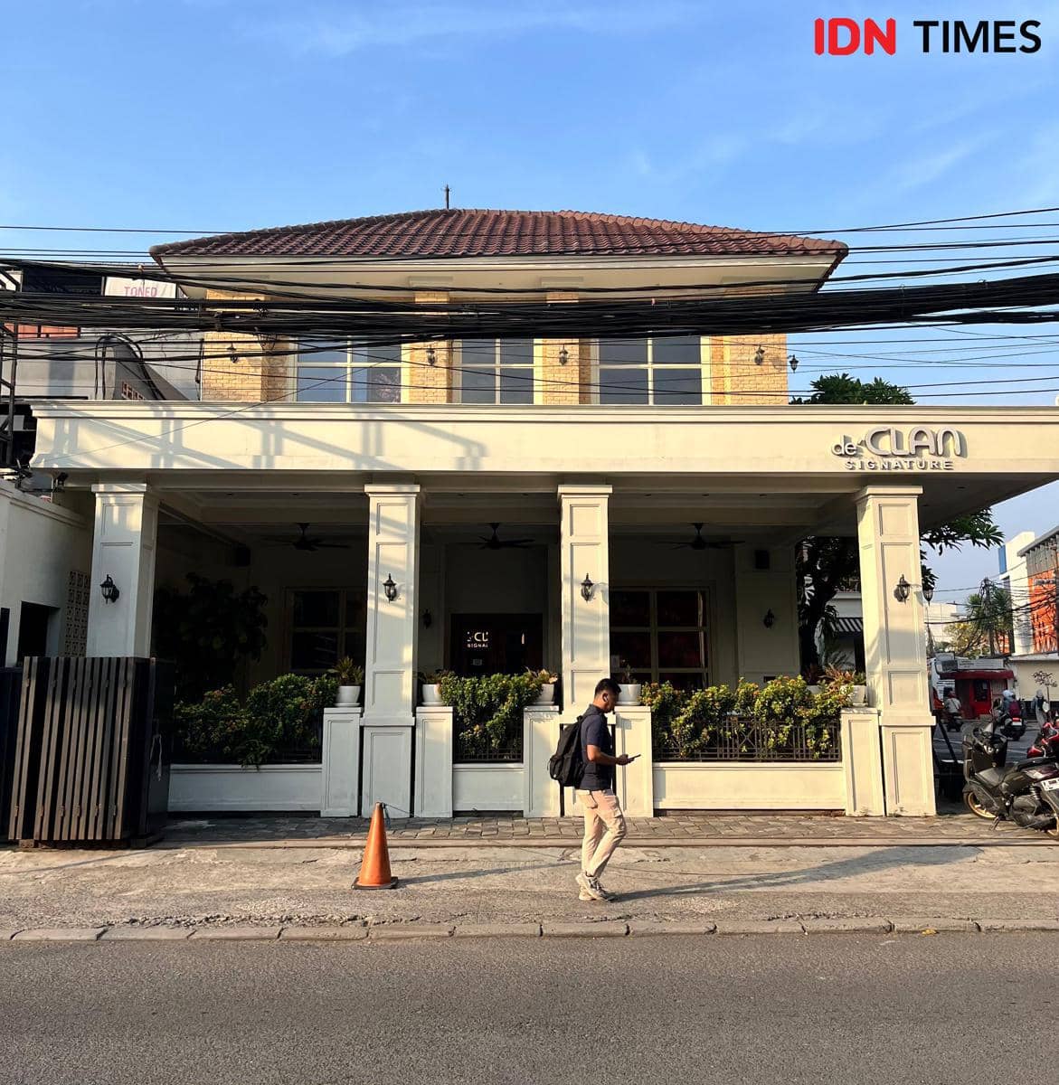 Digerebek Polisi, Apa yang Dijual Kafe de'CLAN Cipete?