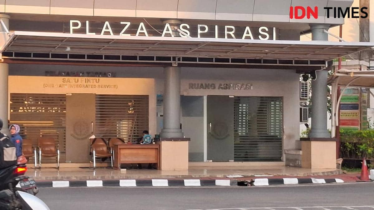 Plaza Aspirasi di Kantor Kejati Sulsel, Kamis (9/7/2026). IDN Times/Darsil Yahya
