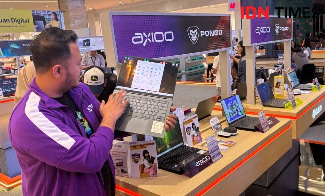 Area Sales Manager Jawa Tengah Axioo Indonesia, Yonathan Sitinjak. (IDN Times/Herlambang Jati Kusumo)