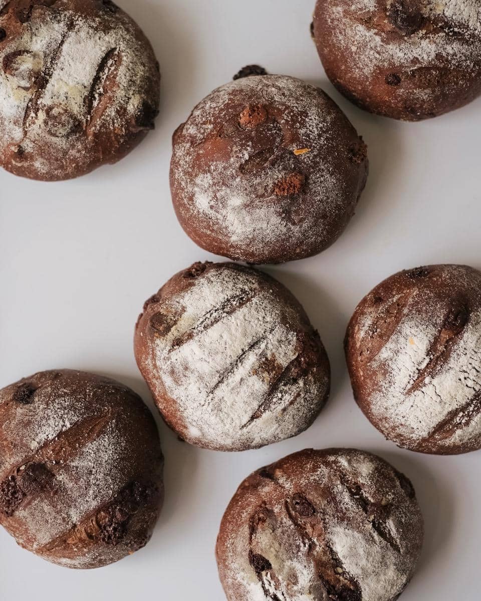 potret double choxo sourdough Levure Bakehouse