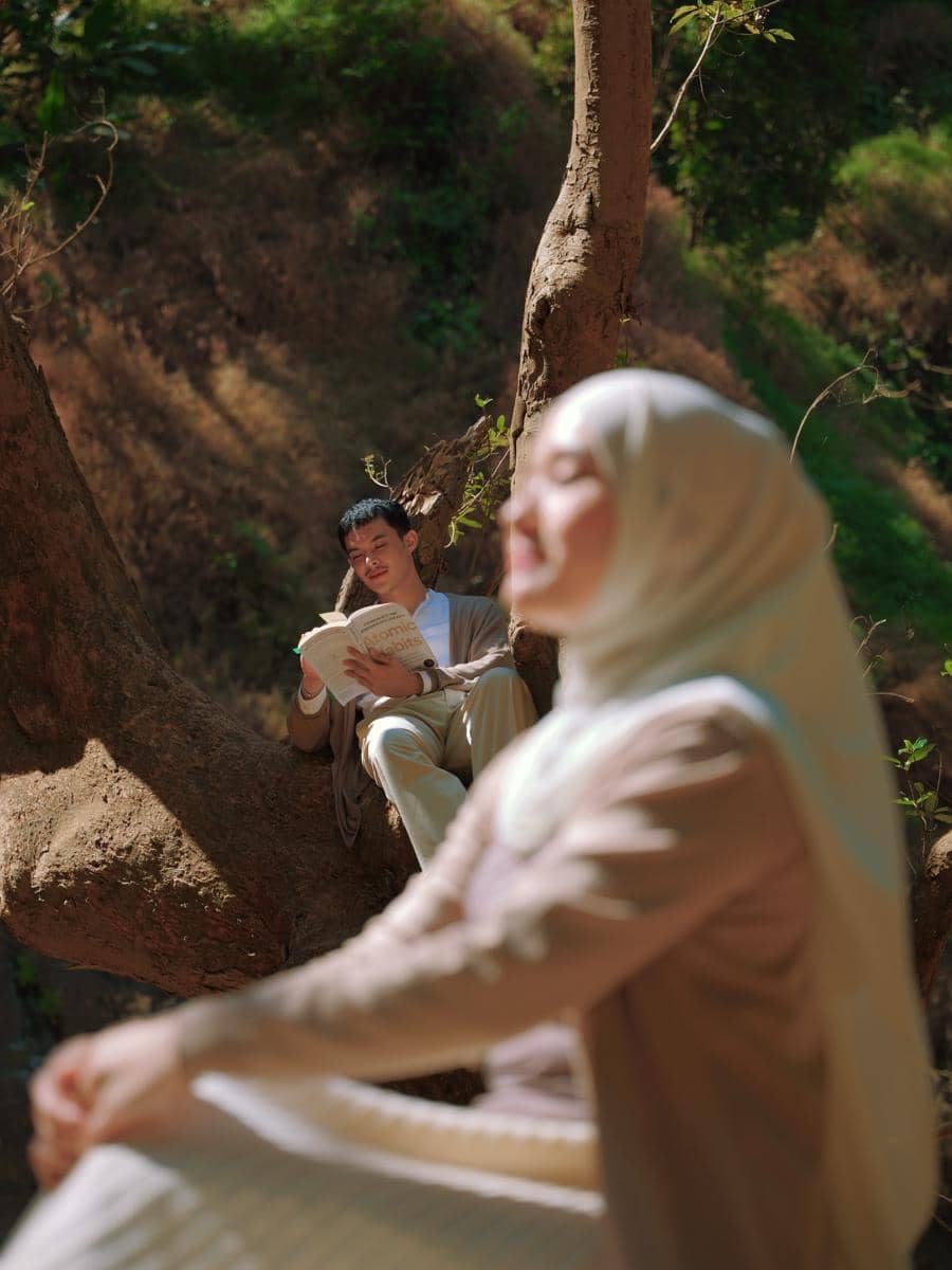 Dinda Hauw dan Rey Mbayang Anniversary ke-6 di Air Terjun (instagram.com/dindahw)