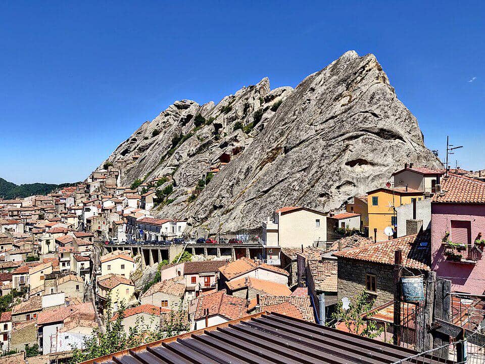 Desa Pietrapertosa di Italia