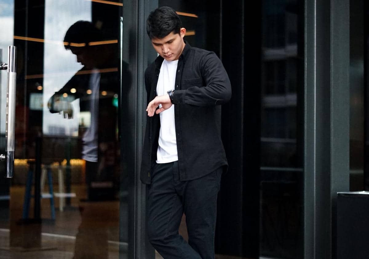 Kenapa Kemeja Oxford Begitu Populer untuk Gaya Kasual?