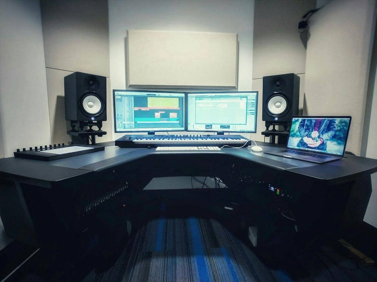 ilustrasi studio musik