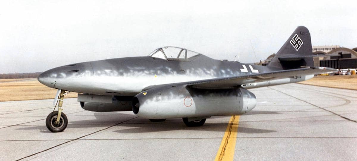 potret Messerschmitt Me-262, jet tempur pertama yang operasional di akhir PD II milik AU Jerman, senjata baru yang membuat Sekutu terkejut