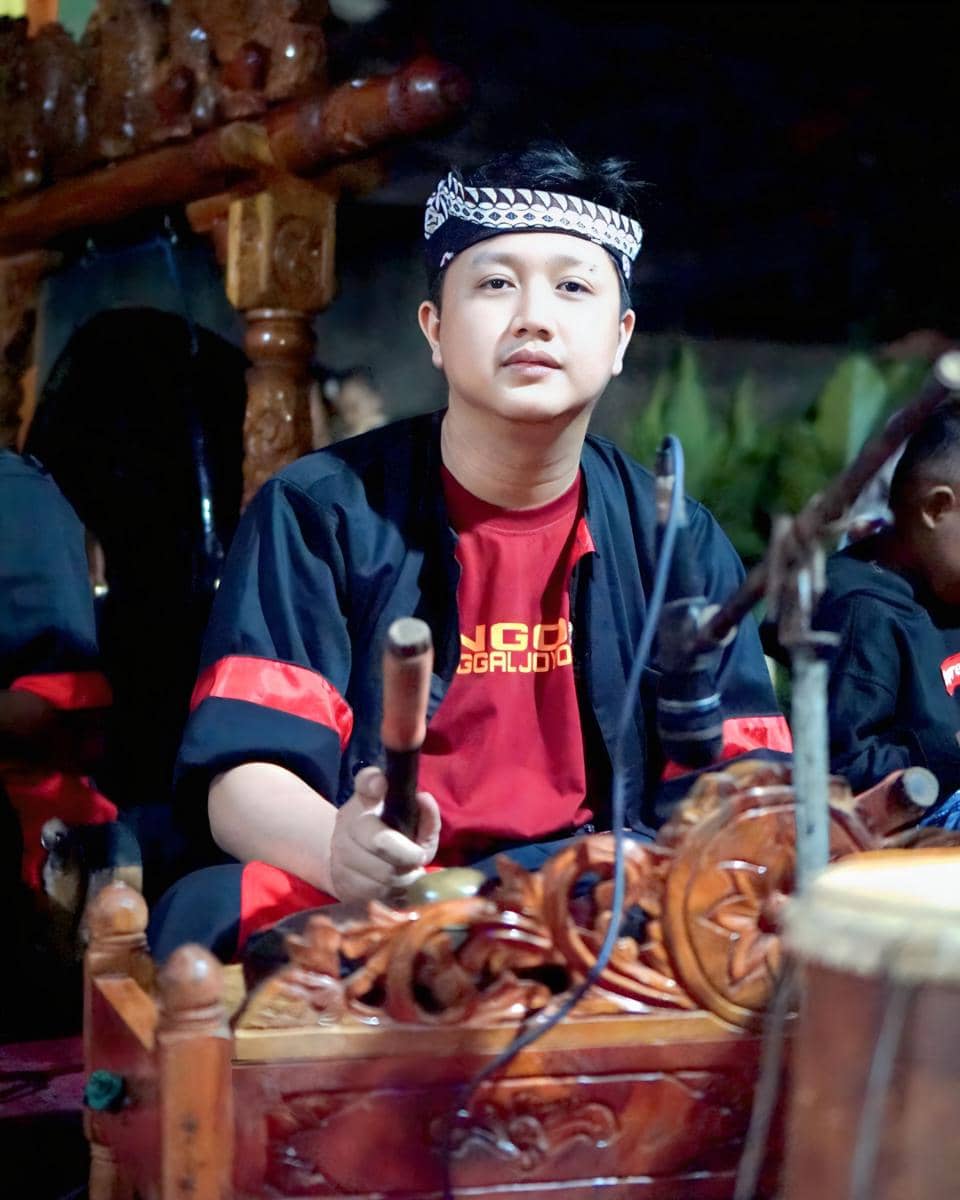 Antara Gendang dan Sinyal: Cara Seniman Gamelan Palembang Berkarya dengan Tri