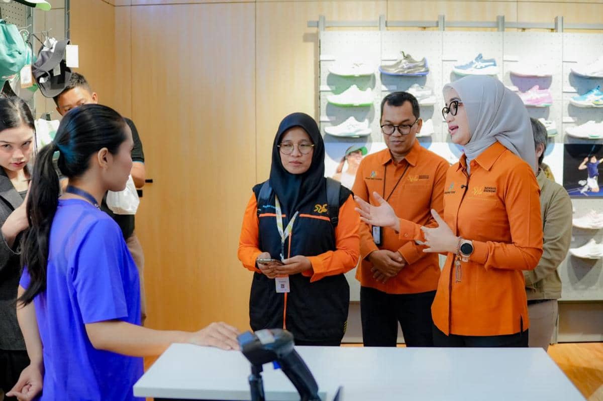 Kala Wagub Jihan Nurlela Dampingi Petugas Sensus Mendata Tenant Mal
