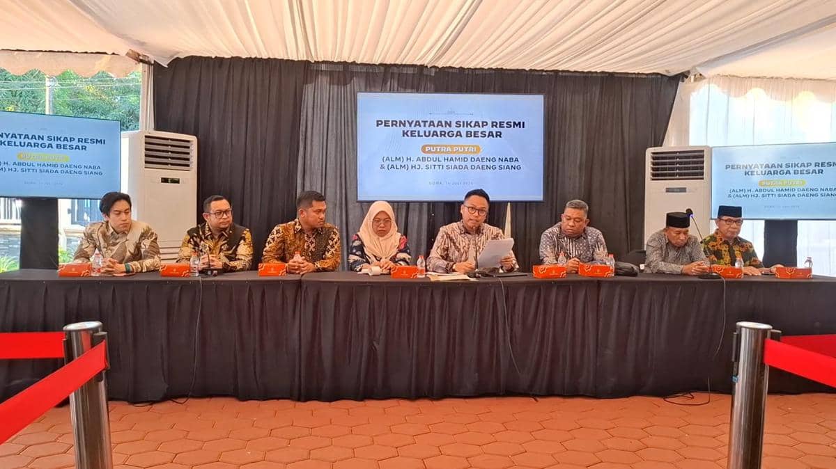 Keluarga Husniah Talenrang: Hadapi Pansus dan Berhenti Bikin Gaduh
