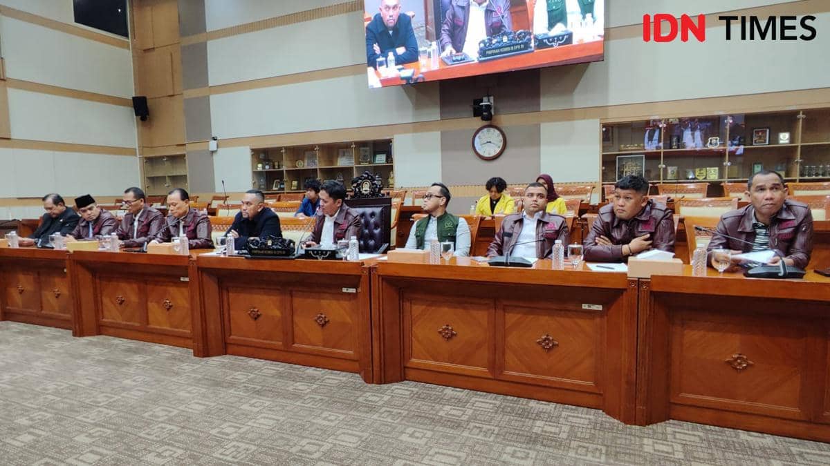 DPR Minta Kejagung Bentuk Tim Independen Usut Kasus Febrie Adriansyah