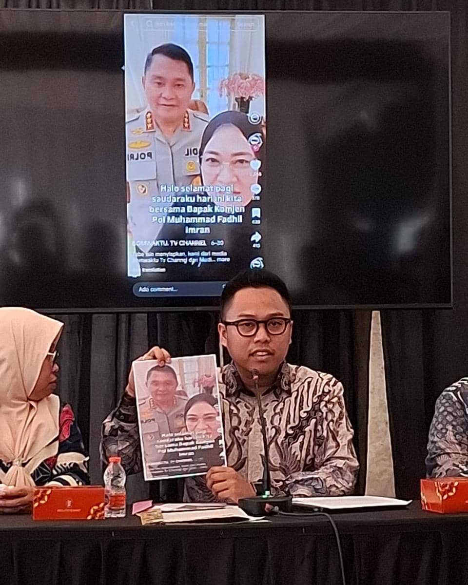 Konferensi pers keluarga besar Bupati Gowa Husniah Talenrang. (IDN Times/Darsil Yahya)