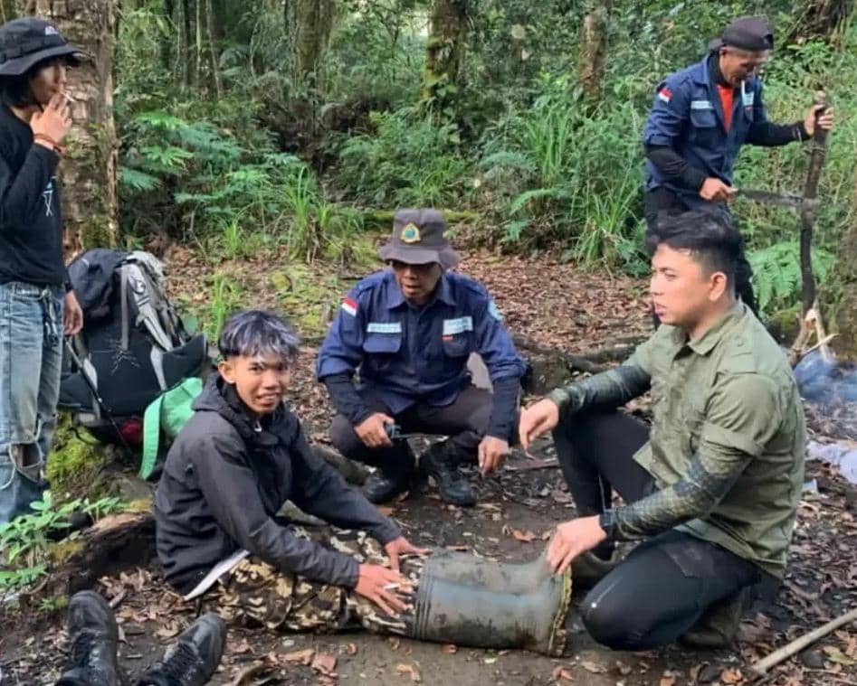 Terpisah dari Rombongan, Pendaki Gunung Dempo Berhasil Dievakuasi