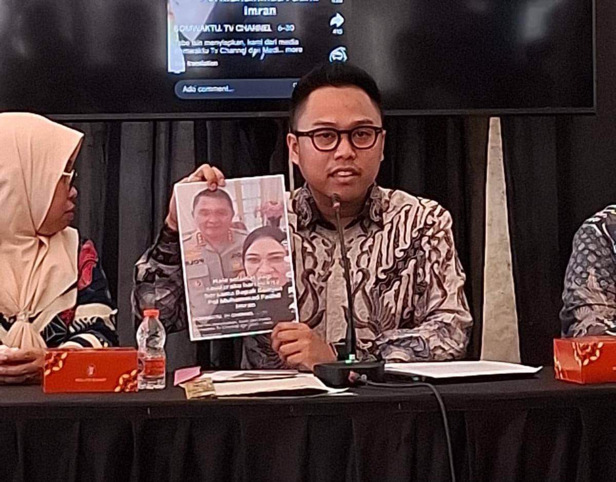 Keluarga besar Husniah Talenrang gelar konferensi pers, Sabtu (11/7/2026). (IDN Times/Darsil Yahya)