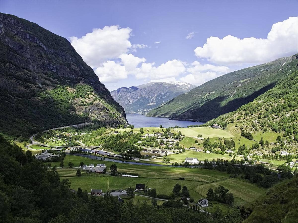 5 Fakta Flam Village, Desa Berpanorama Alam Menakjubkan di Norwegia